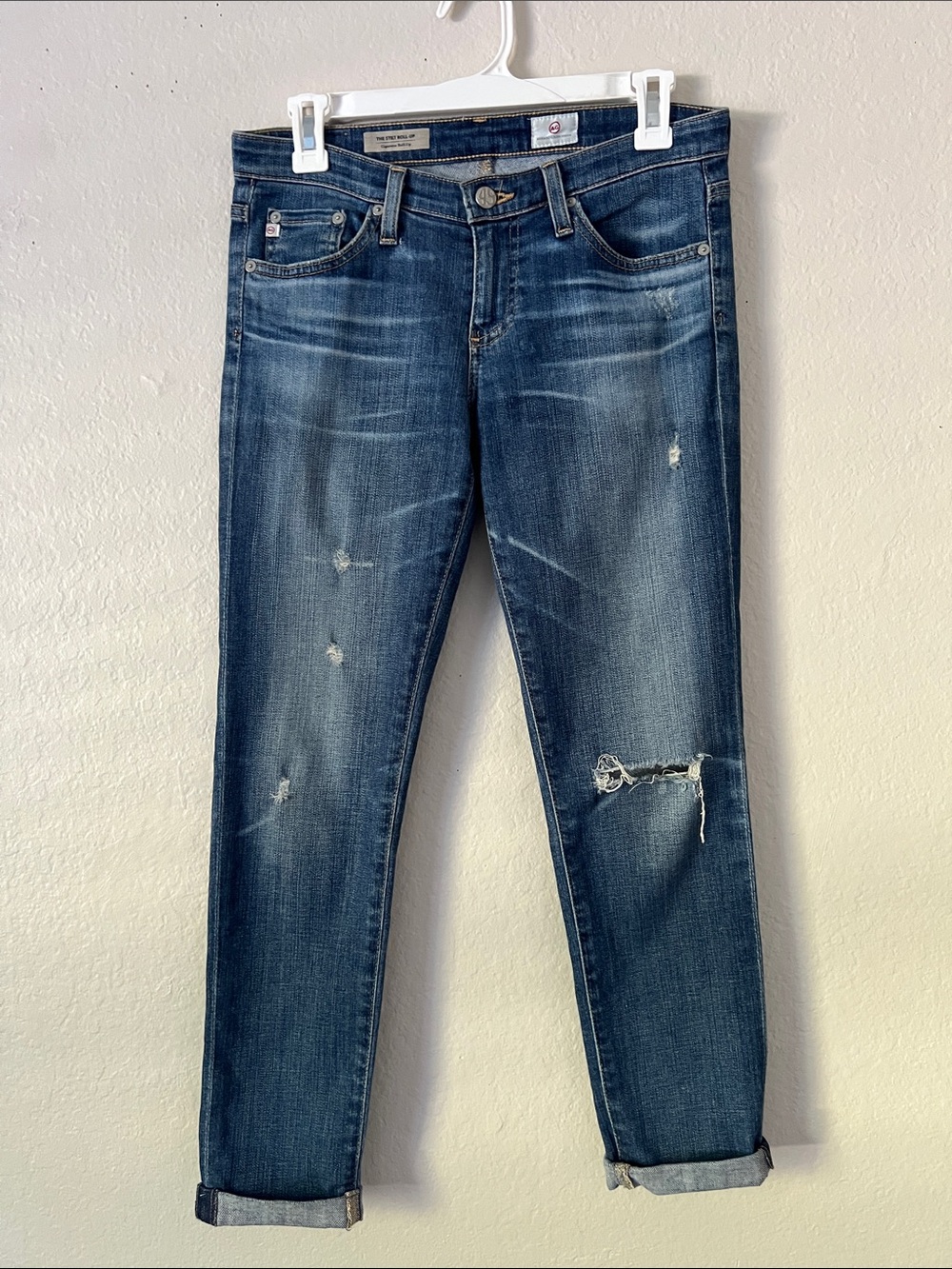 Like New! AG The Stilt Roll Up Cigarette Roll Up Jeans Cotton Blend Size 27